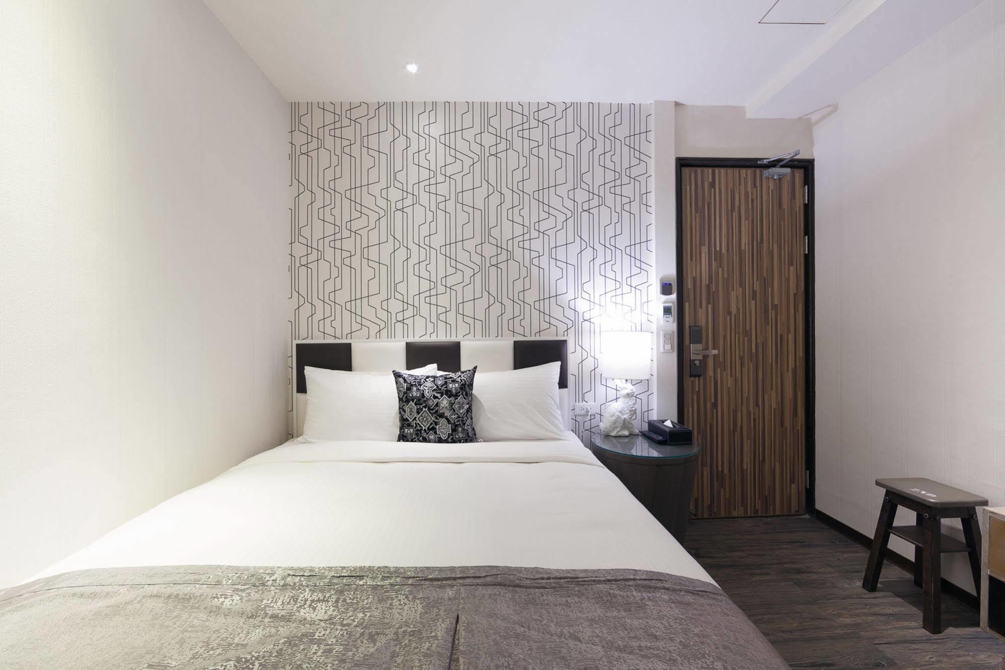 Herb Art Hotel Цзілун Екстер'єр фото
