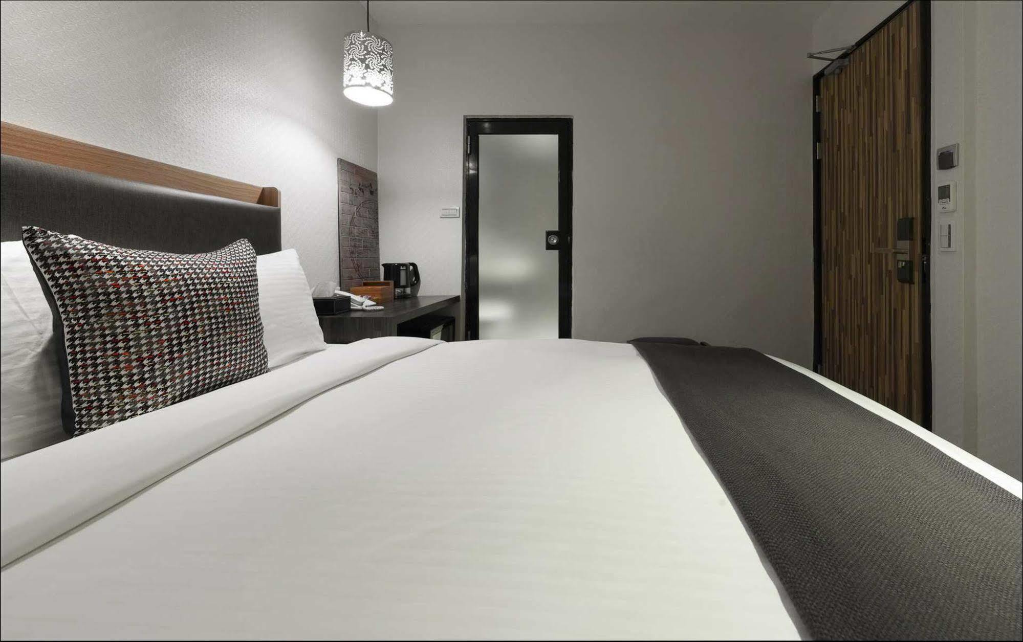 Herb Art Hotel Цзілун Екстер'єр фото